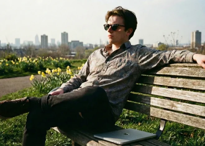 What is Garden Leave in the UK? Meaning & Employer Guide